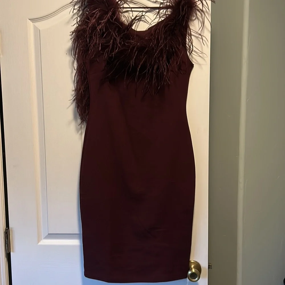 Party dress. Evening dress with feathers. - Picture 2 of 4